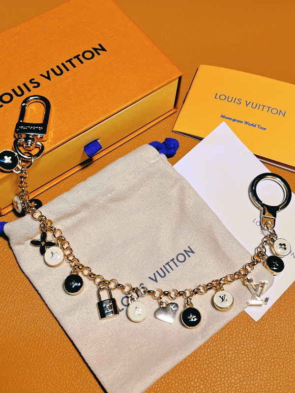 ブランドキーホルダー側面デザイン